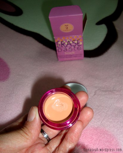 Benefit Erase Paste