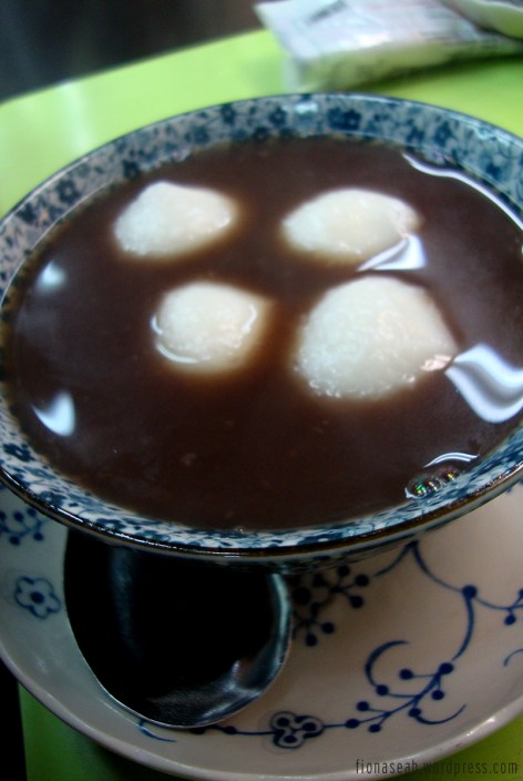 Sesame glutinous rice balls