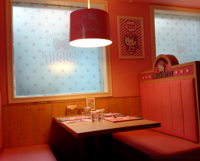 Deco has changed a bit since the last time I came. They used to hang a small Hello Kitty plushie from the ceiling light