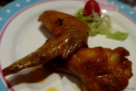 Chicken wings.. tasted like the ones Pizza Hut