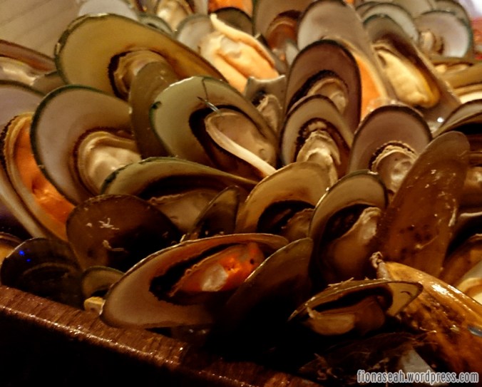 Some clams.. Never tried it. Don't waste my time. Hahaha..