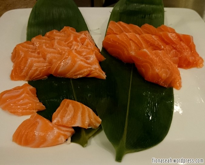 This is all that matters at the Japanese row.. SALMON SASHIMI!!