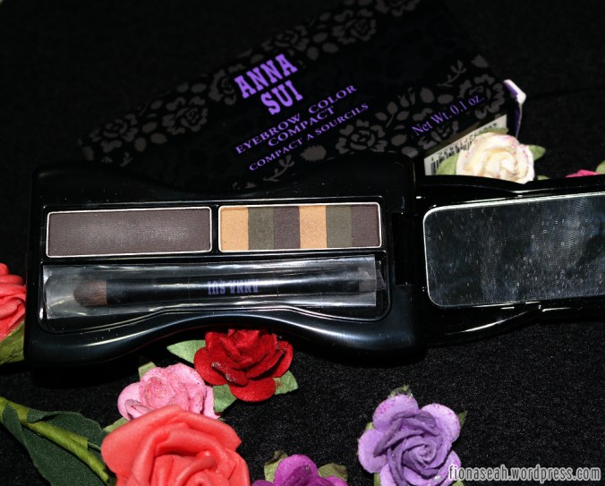 Anna Sui Eyebrow Color Compact in shade 03