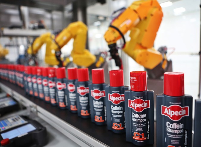 Dr. Kurt Wolff GmbH & Co. KG Johanneswerkstr. 34-36 33611 Bielefeld, Germany Sitz der Gesellschaft ist Bielefeld. Geschäftsführer: Dipl.-Ing. Eduard R. Dörrenberg, Ass. jur. Christoph Harras-Wolff, Dipl.-Kfm. Carsten Heins.