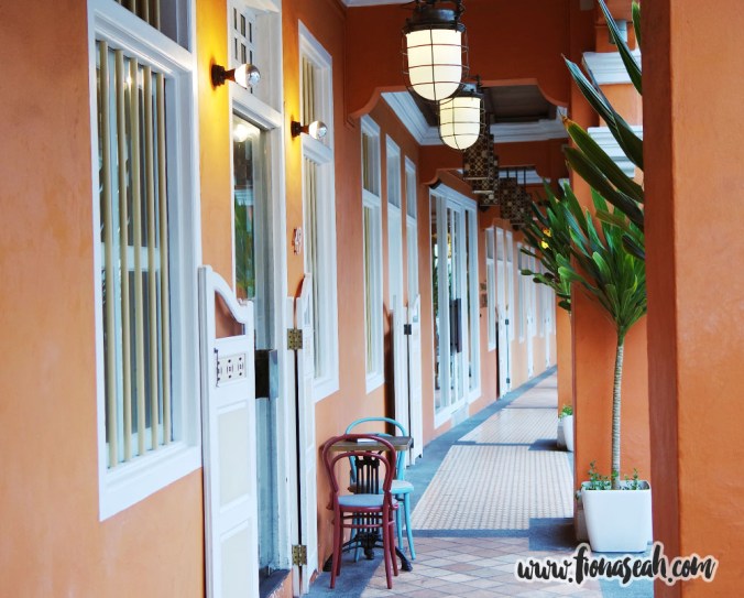 Naumi Liora corridor