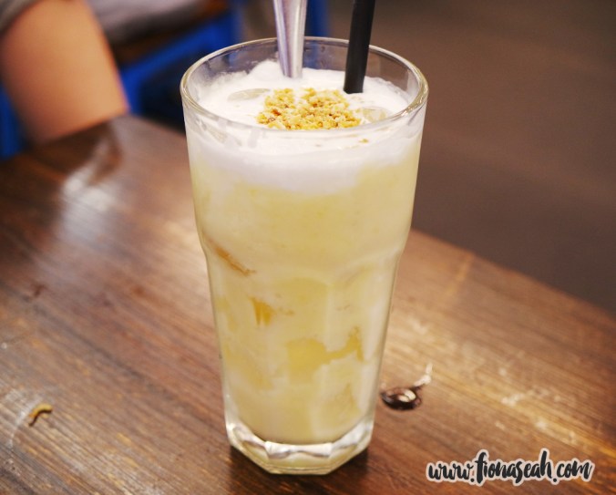 Cream of Mung Bean with Coconut Sauce & Crushed Peanuts