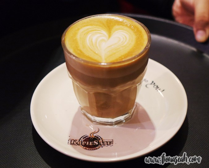 Latte art by one of the baristas at KopieSatu Café 