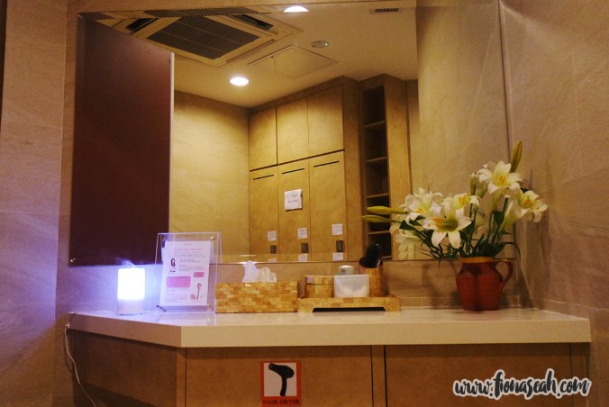 Huuuge dressing table