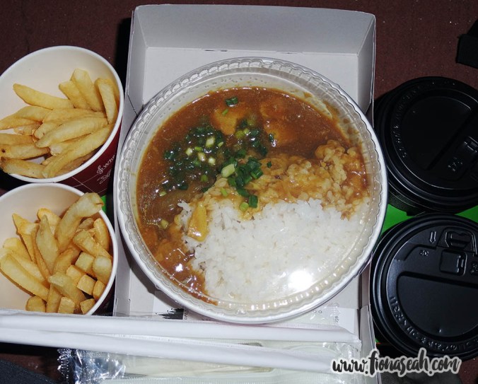 The curry don was disappointing. The curry sauce was decent and there were barely any meat in the dish. The dish above wasn't satisfying either. Since I wasn't the one who bought dinner, I'm not sure how much they cost. But knowing Disneyland, they definitely wouldn't be affordable. I expected better from Tokyo Disneyland