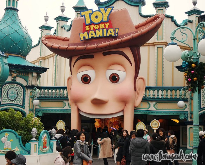 I don't know about you but entering the attraction through Woody's mouth seems a little horror-esque..