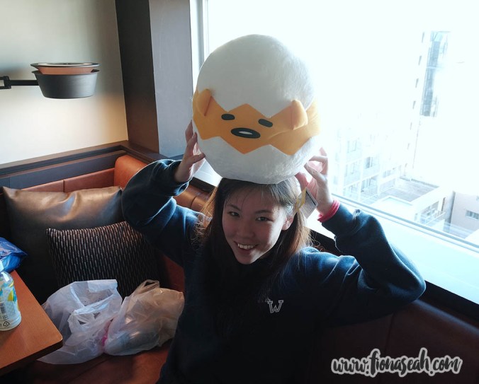 This is the actual size! It's bigger than my head o_O