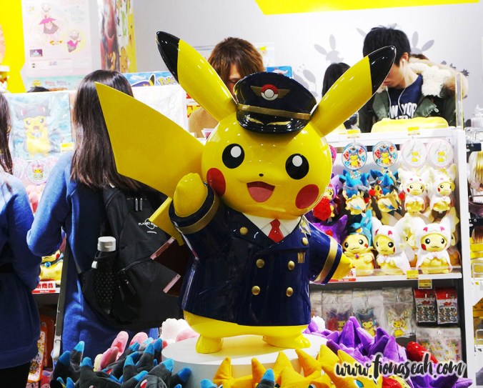 Of course, what other attire can Pikachu be donning in the airport?!