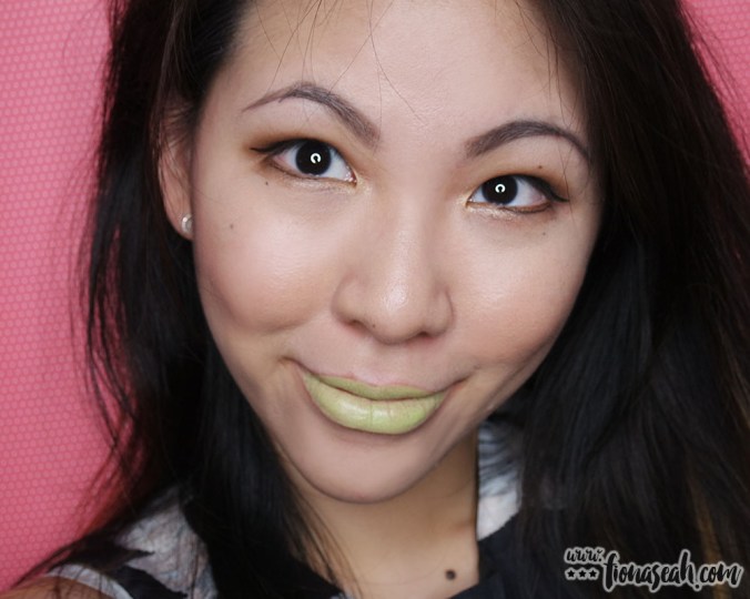 M·A·C Colour Rocker lipstick in Into The Madness (US$17 / S$33)