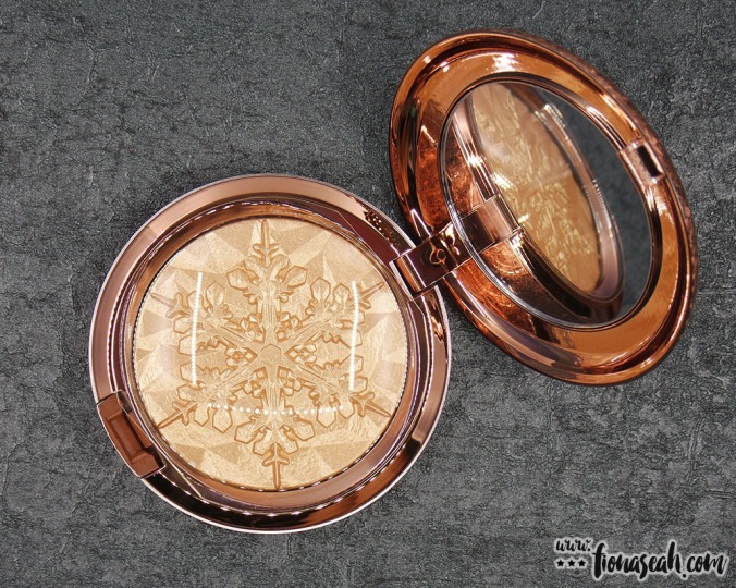 M·A·C Extra Dimension Skinfinish in Whisper of Gilt