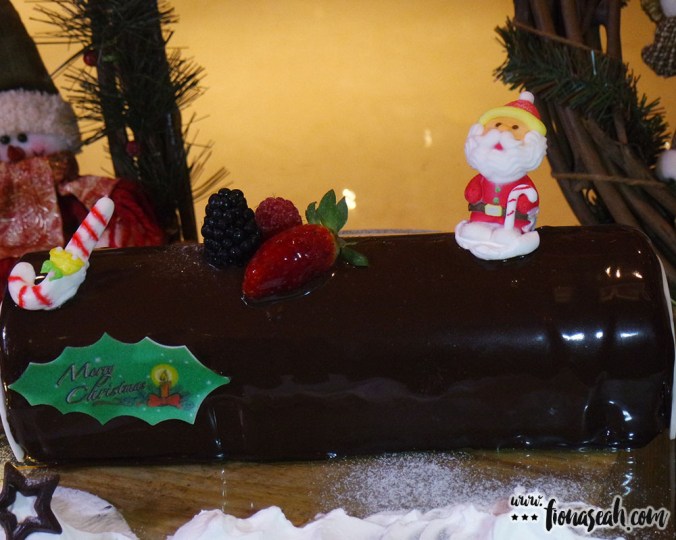 Dark Chocolate Cherry Yule Log Cake (1 kg, S$52+)