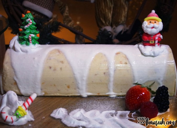Amara's Signature Cempadak Yule Log Cake (1 kg, S$65+)