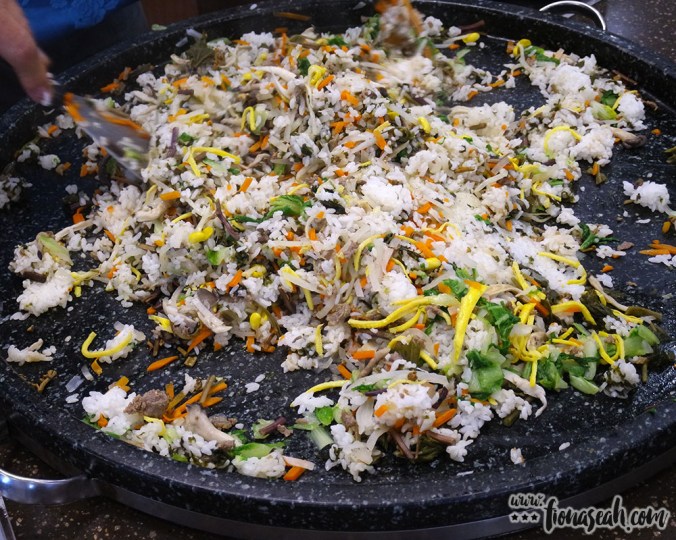 How bibimbap is supposed to be eaten (kinda looks like fried rice now haha)