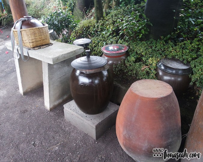 The pots used to store kimchi or brew tea, I guess?