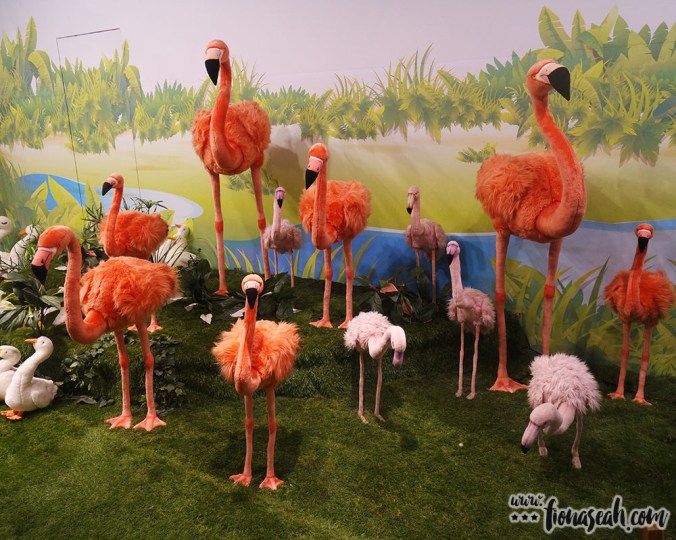 Why go to the bird park when you can see stuffed flamingoes at Teseum? /s