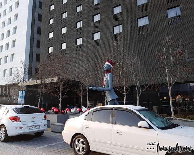 GLAD Hotel Yeouido in the day