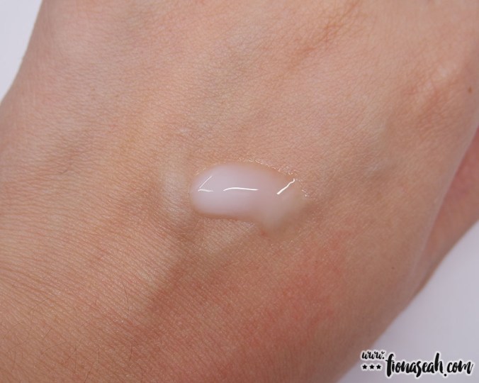 Aperire Vitality Shine Water-Full Vitamin Cream (application)