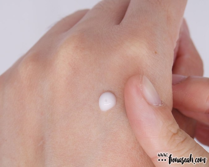 OMEDI Secret White Intensive Emulsion (application)