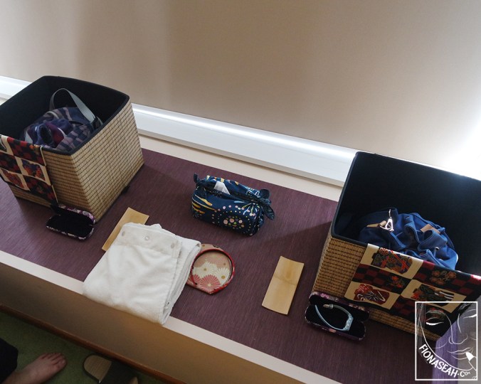 Boxes to store our belongings. Facia Ginza also provides hairbands and hair ties