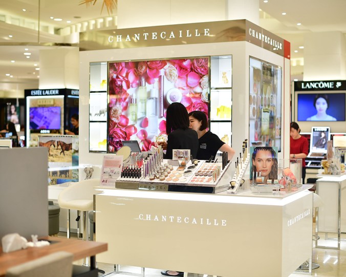 Cult beauty label Chantecaille (pronounced shan-duh-kai) finally opens its first outlet in South East Asia at TAKASHIMAYA!